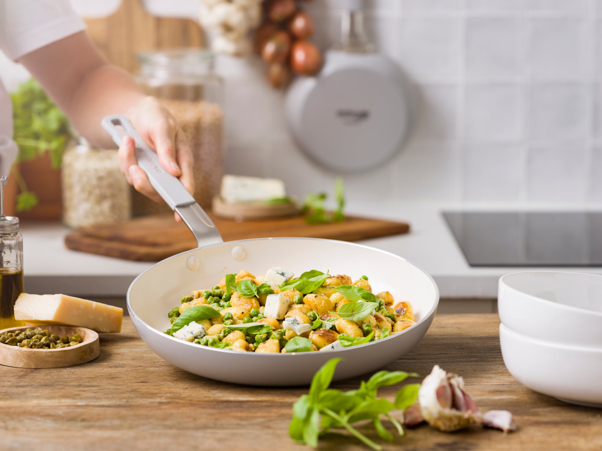 Daily use frying pan 24 cm – S-and-p-shop